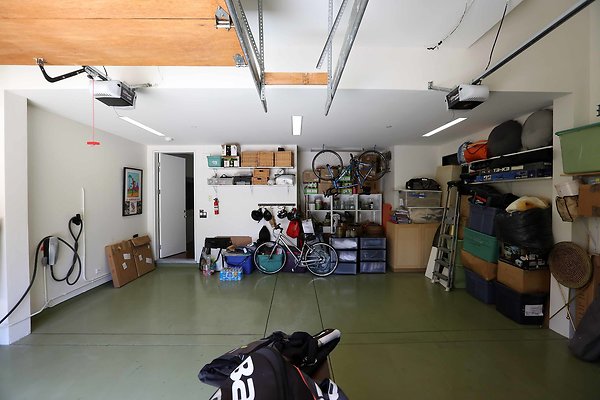 701A Garage1