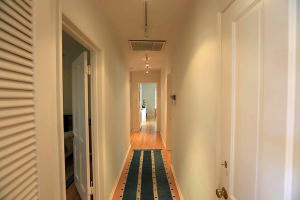 Hallway 0020