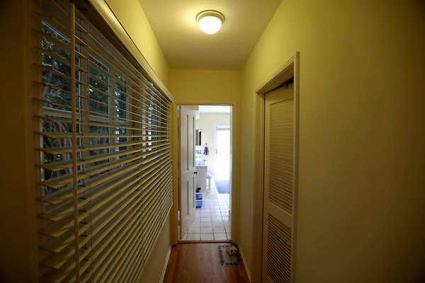 Master Bedroom Hallway 0025