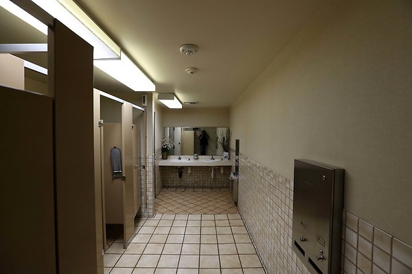 6th Floor East Womens Bathroom 0061