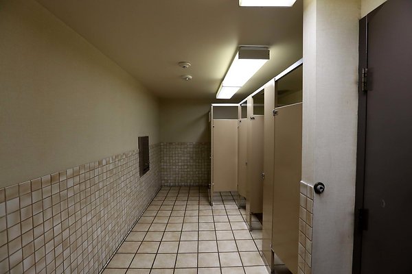 6th Floor East Womens Bathroom 0060