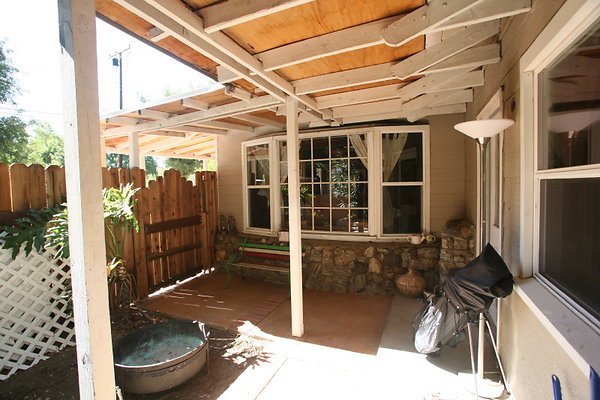 052B RS Front Porch 0032 1