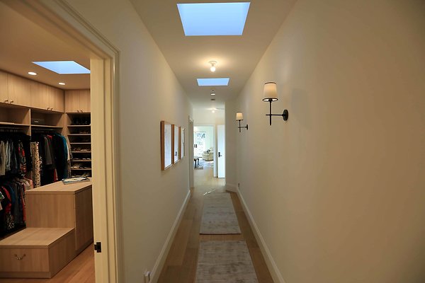 Master Suite Hallway 0091