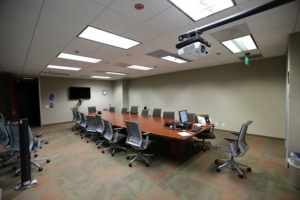 Conference Room 138 0082