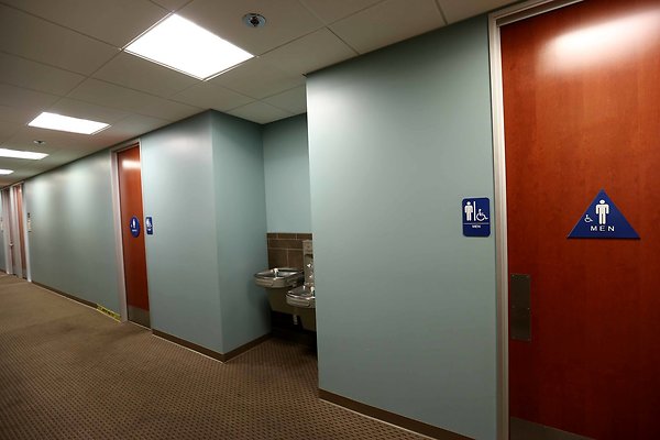 Hallway4 Bathrooms Entrance 0074
