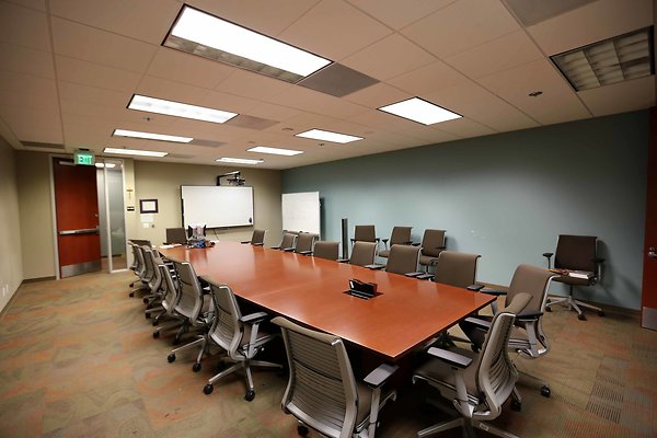 Conference Room 138 0084