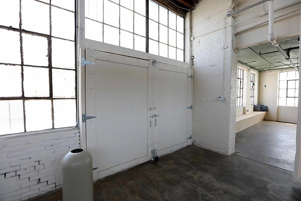 Warehouse Doors to Courtyard 0032