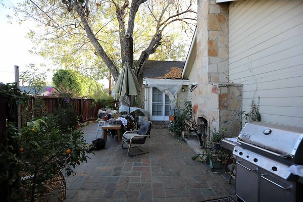 454A Front Patio 0011