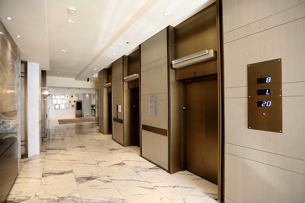 455A Lobby Elevators 0016