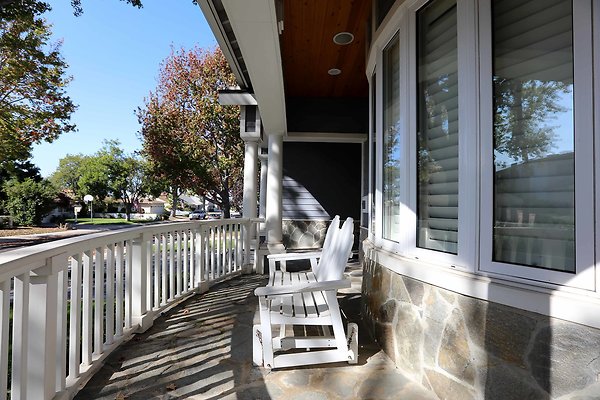 309B Front Porch 0007