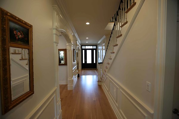 309B Front Hallway 0034