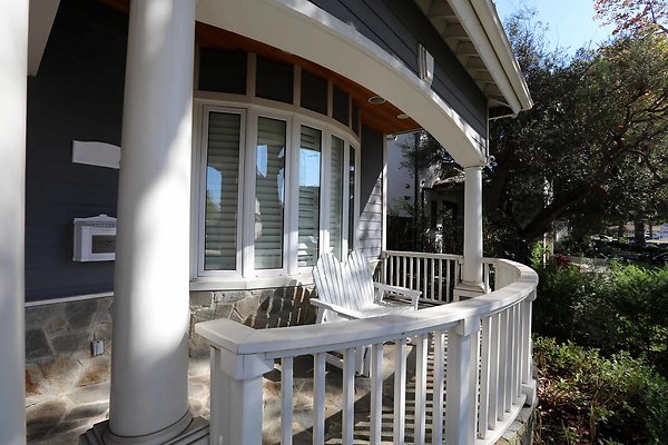 309B Front Porch 0008