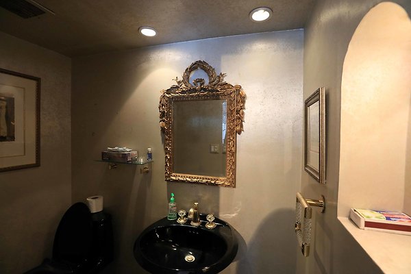 445A Powder Room 0023