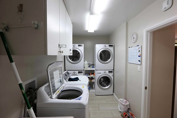 Laundry Room 0032