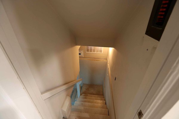 Stairs to Basement 0067