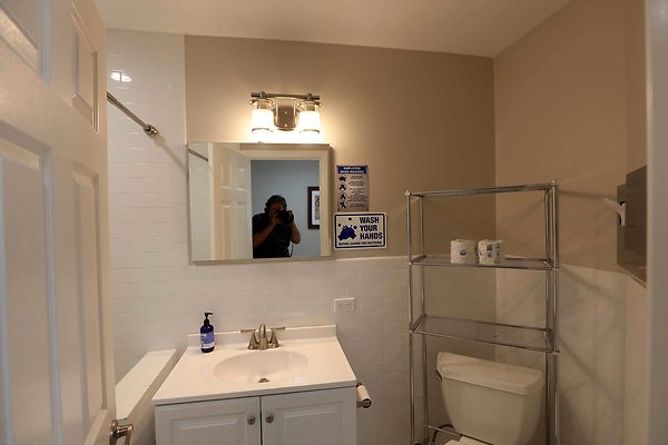 Rear Bathroom 0058