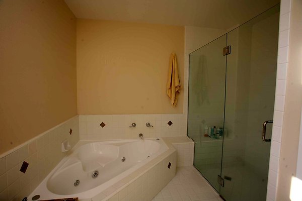 794A Master Bathroom3