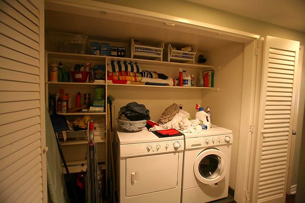 794A Laundry Closet 0035
