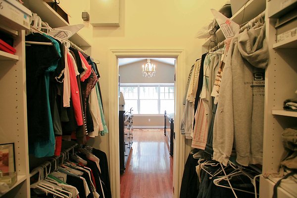 Master Closet2