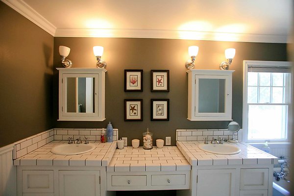 Master Bathroom1