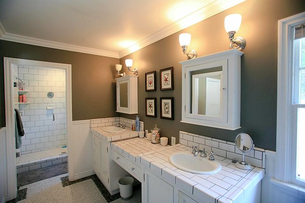 Master Bathroom4