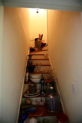 094A Maids Stairwell to Kitchen 0070
