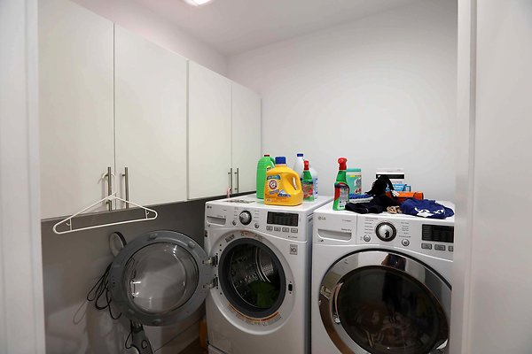 013B Laundry Room 0045