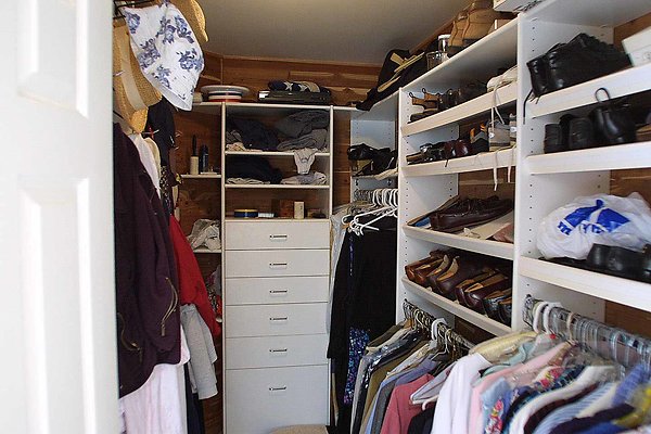 Master Closet1