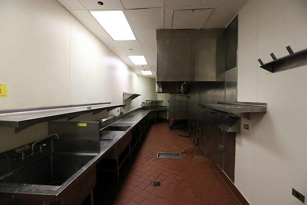 721A Kitchen Rear 0050