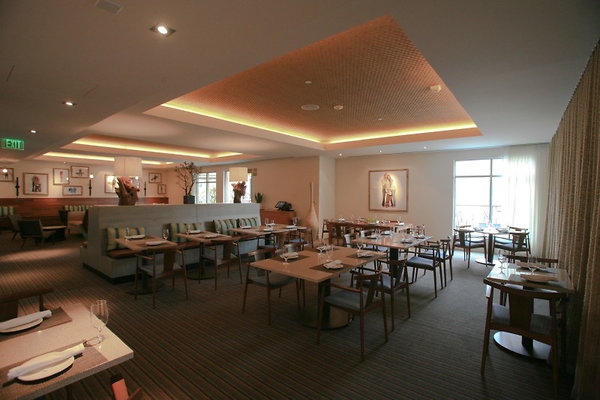 Restaurant Dining Room 0119 1