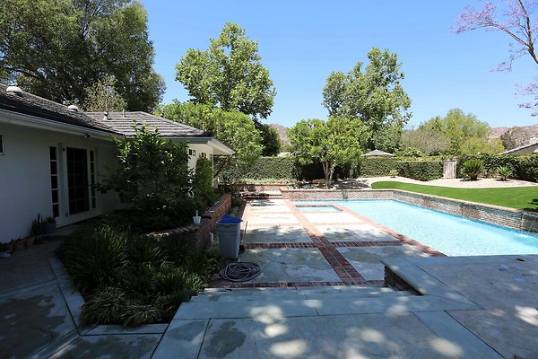 273A Pool Patio 0028