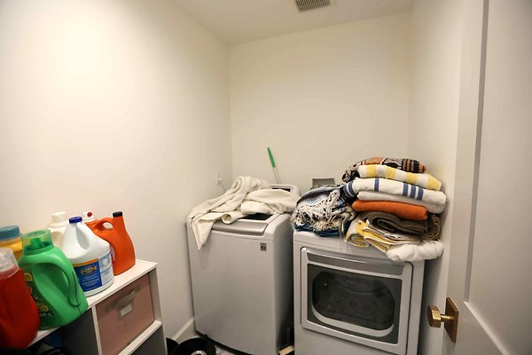 443A Laundry Room 0071