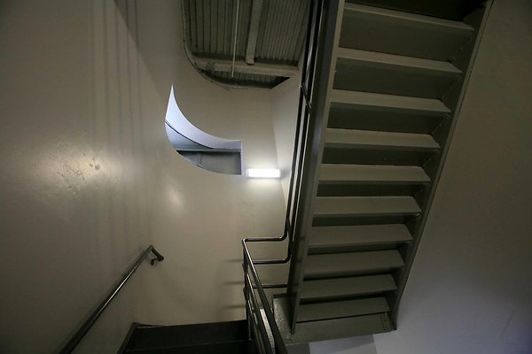 5 5th Floor Stairwell 0325
