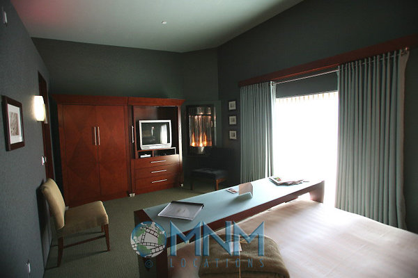 Penthouse Bedroom 0210 36 1