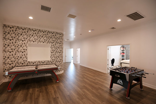 876A Game Room 0127