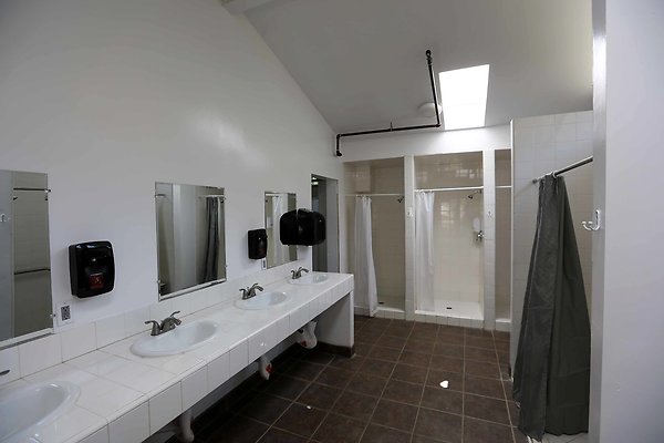 Upper Jericho Bathrooms 0963