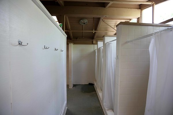 Upper Jericho Bathrooms 0965