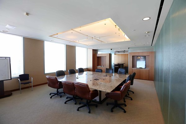 719 18th Floor Main Conference Room 0521