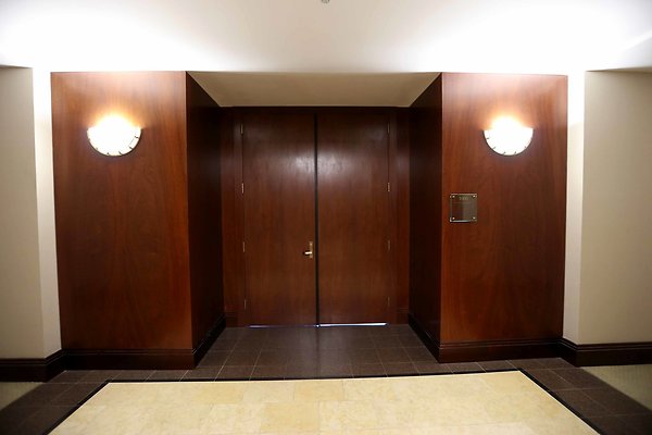 719 18th Floor Suite Entrance 0503