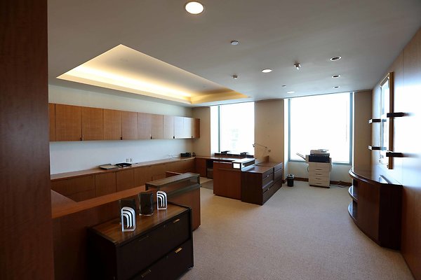 719 18th Floor Execeutive Office Reception 0530