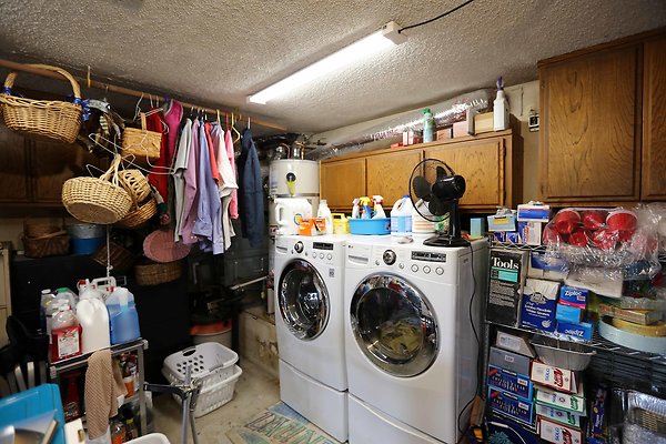 Garage Laundry Area 0045