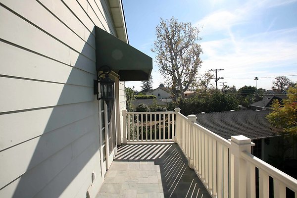 372C Master Bedroom Balcony 0111