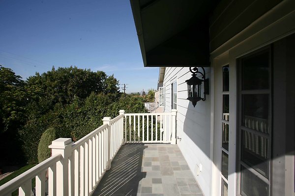 372C Master Bedroom Balcony 0110