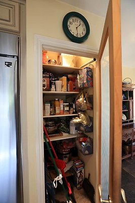 659B Kitchen Pantry 0080