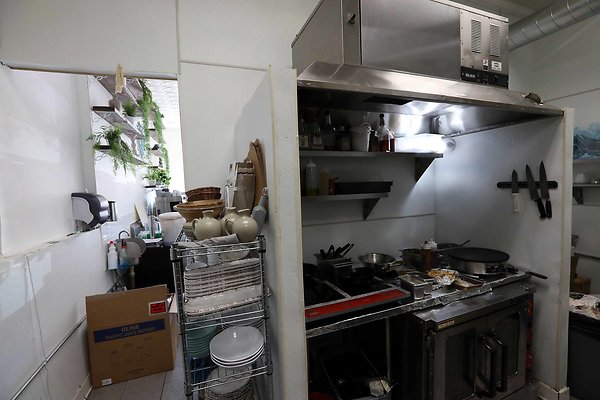395A Kitchen 0056