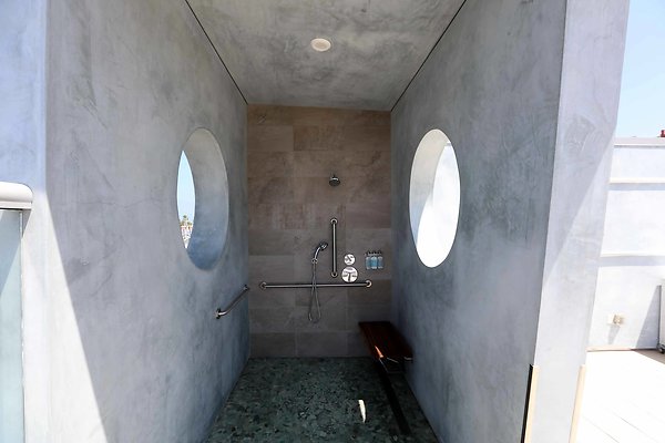367A Pool Deck Shower 0114