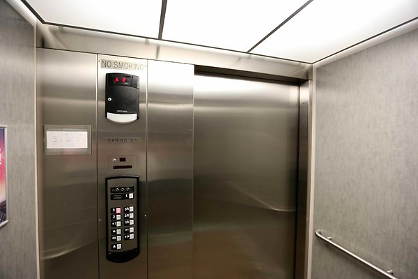 367A Elevator4 Interior 0145