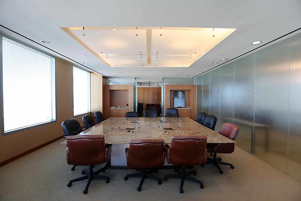 719 18th Floor Main Conference Room 0522