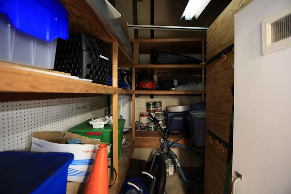 506A Garage Storage Room 0182