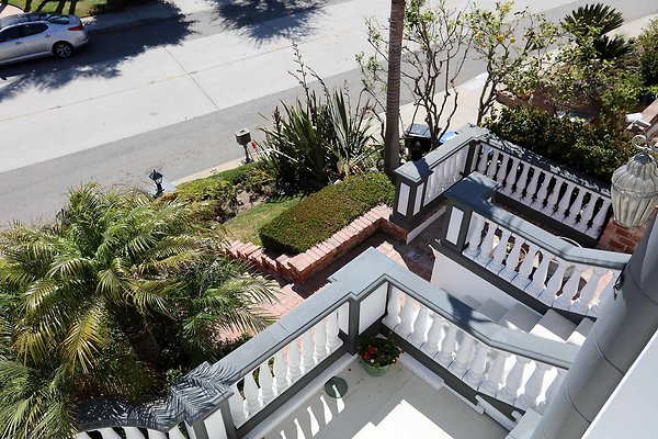 506A Front Steps from Master Suite Balcony 0109